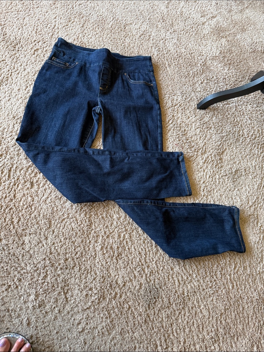 Lee Slim Leg Mid Rise Jeans 12 Long in Dark Indigo with Yellow Stitching.